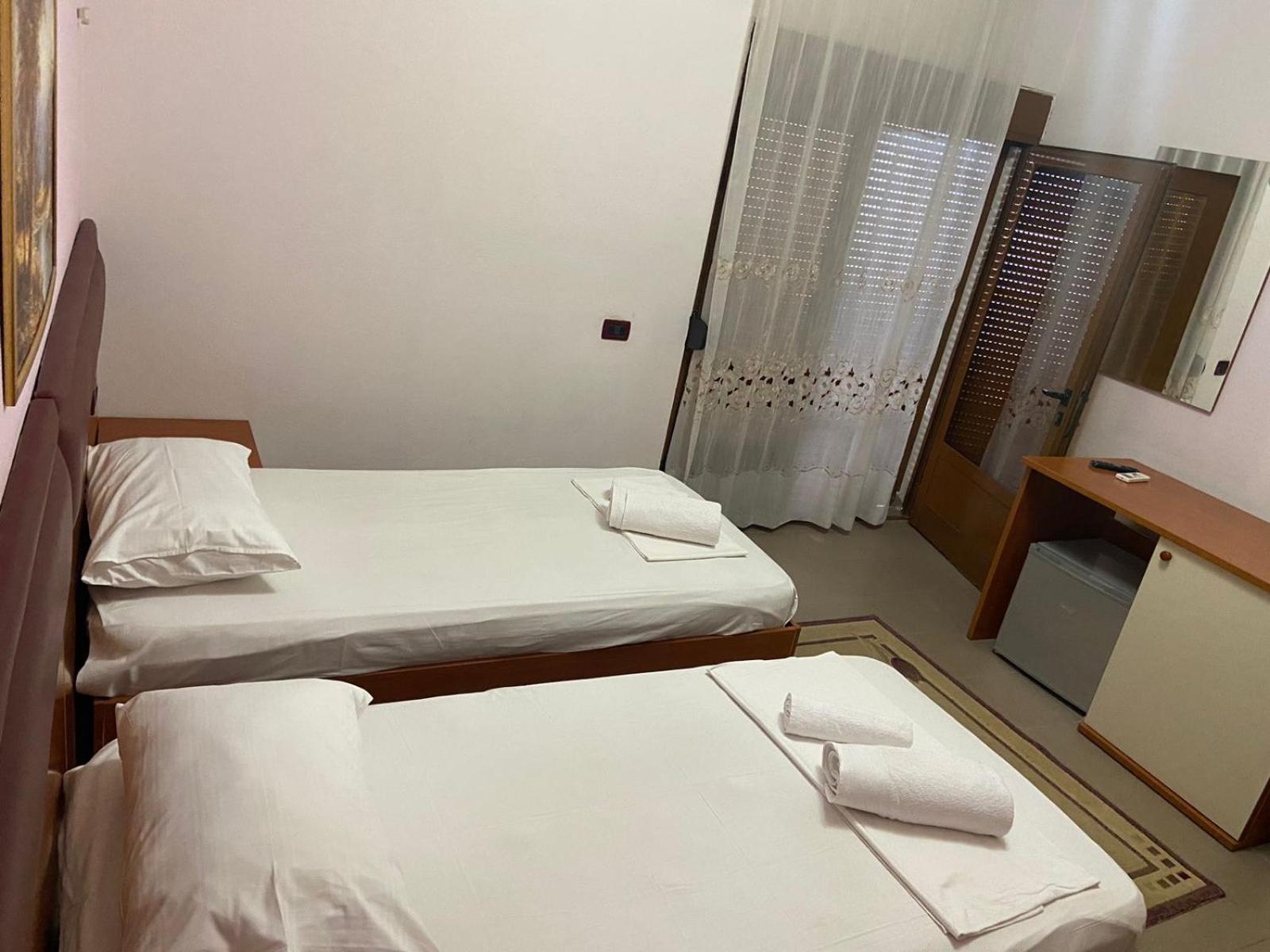 Hotel Edland Vlorë Exterior foto