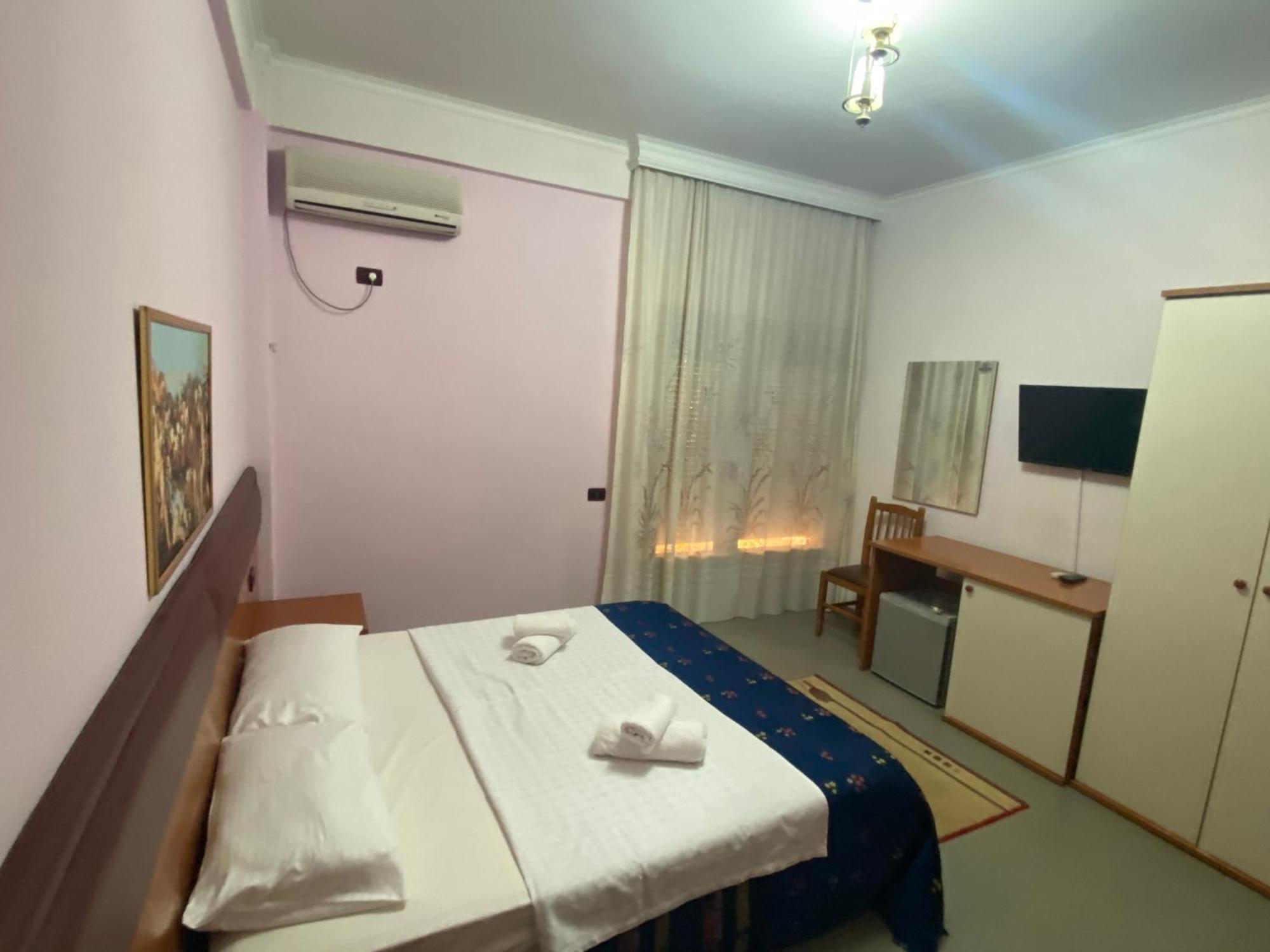 Hotel Edland Vlorë Exterior foto