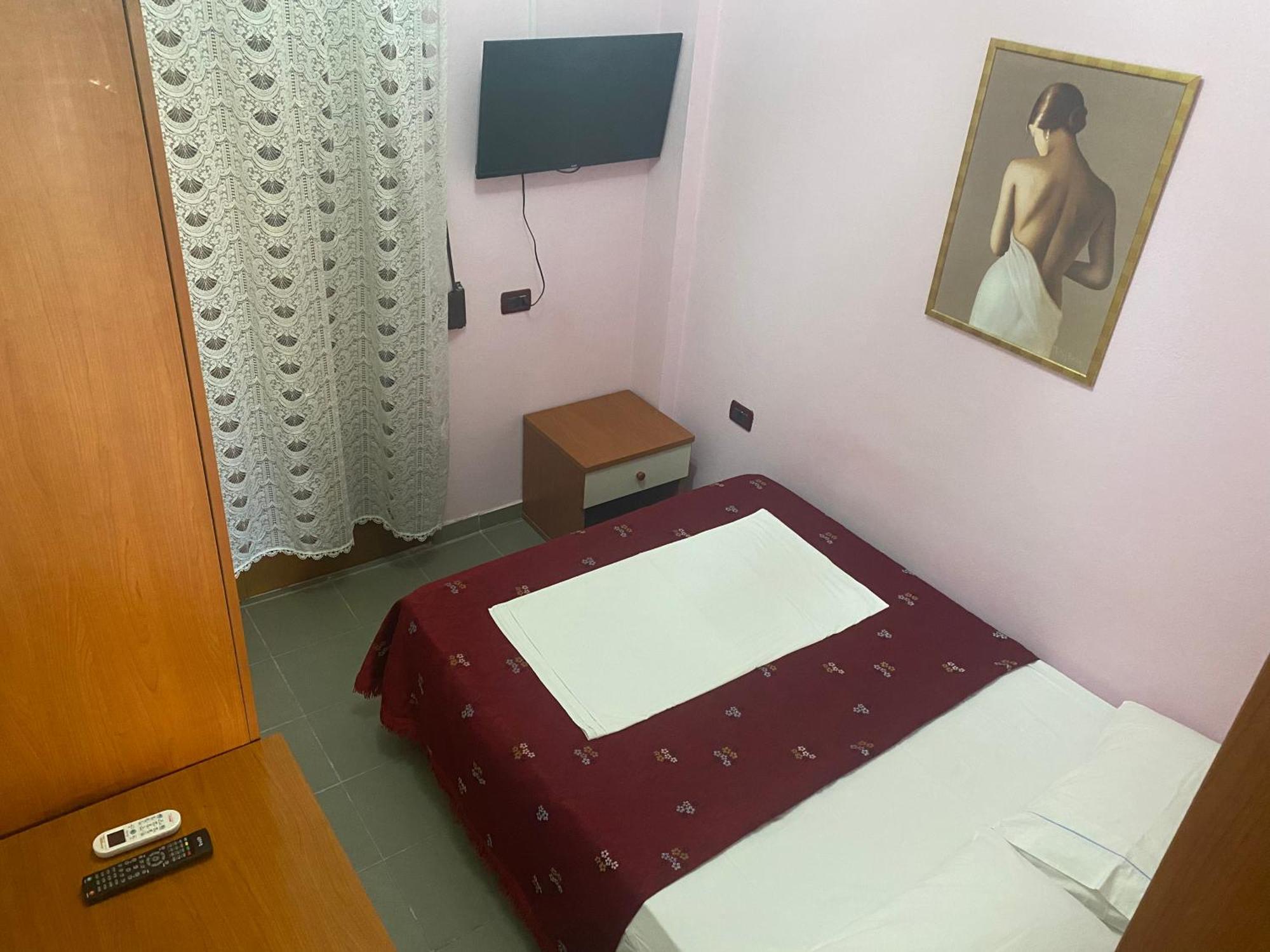 Hotel Edland Vlorë Exterior foto