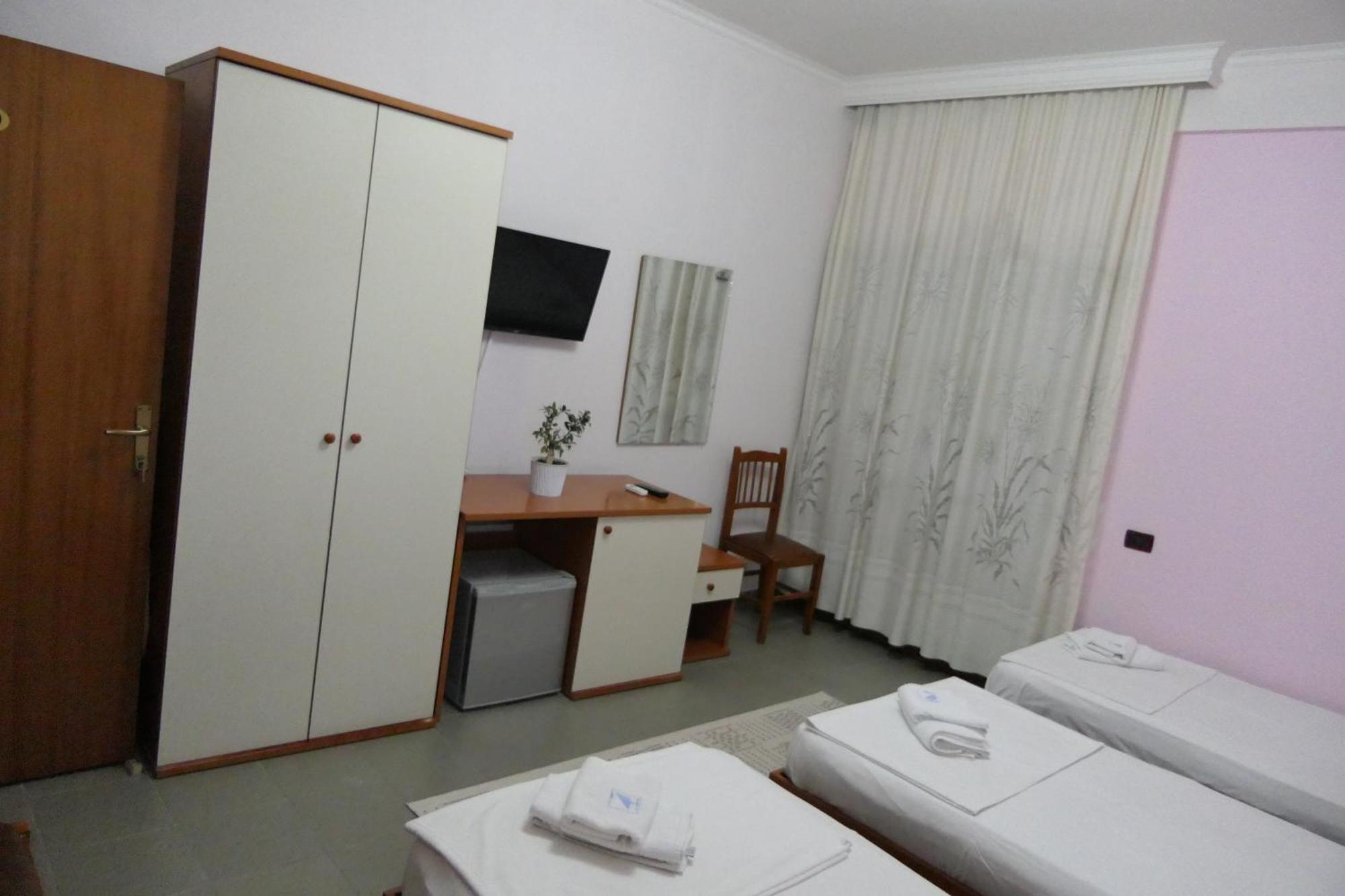 Hotel Edland Vlorë Exterior foto