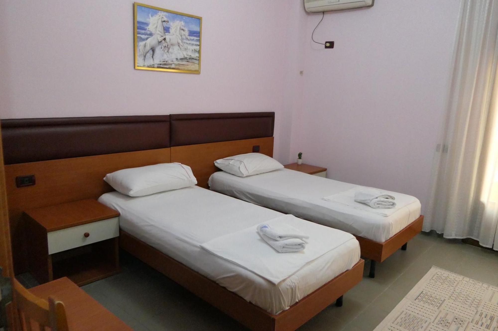 Hotel Edland Vlorë Exterior foto