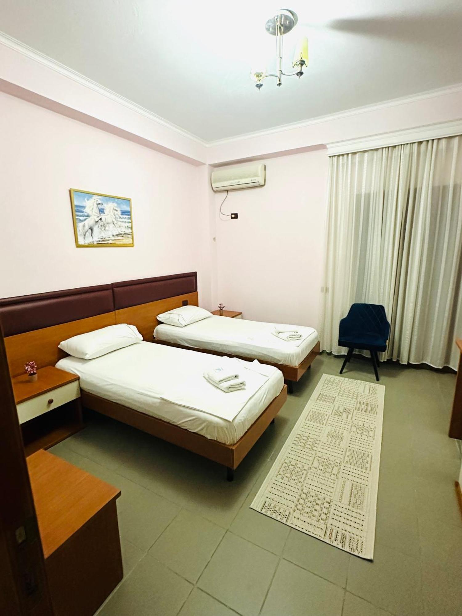 Hotel Edland Vlorë Exterior foto